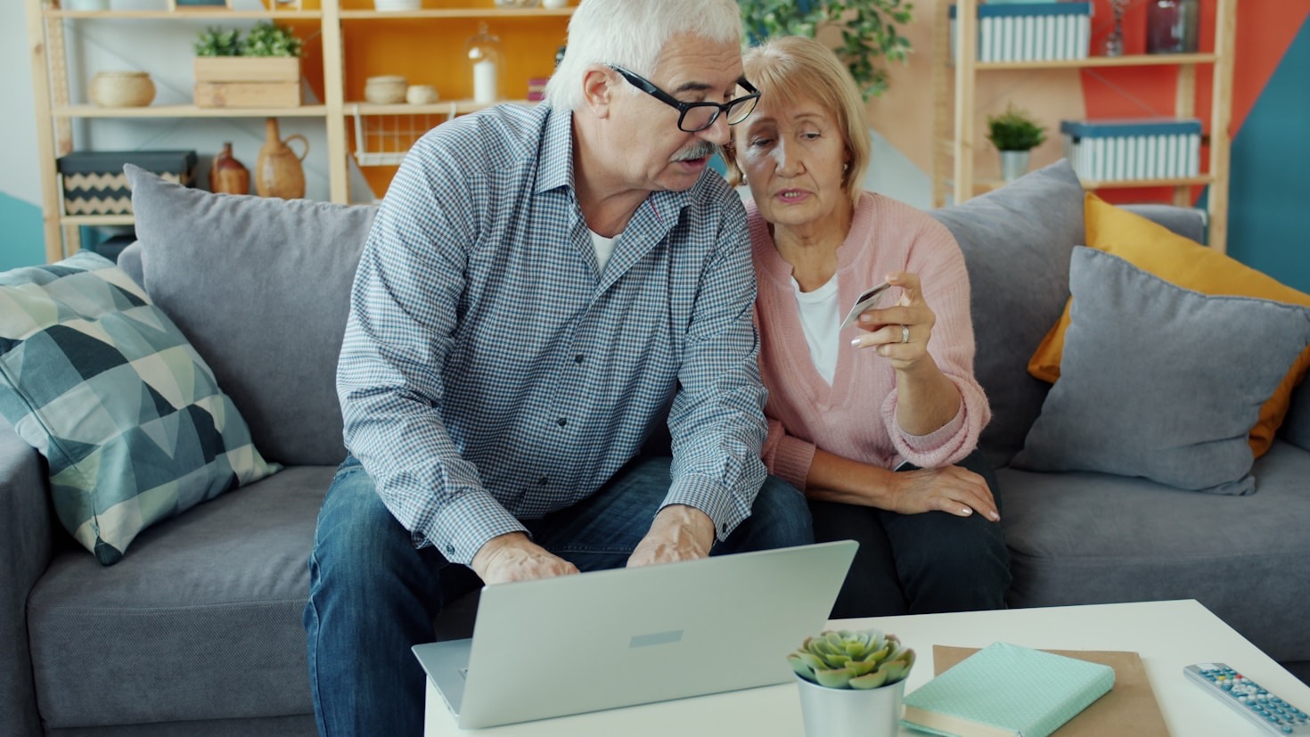 Comparing Whole Versus Term Insurance Plans